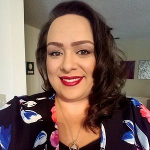 Meet your Posher, Leila